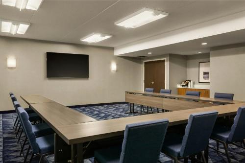Courtyard by Marriott Minneapolis-St. Paul Airport - image 6