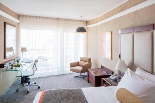 Executive Guest room, 1 King, Sea view, Balcony image 7