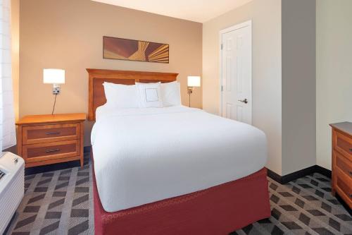 One-Bedroom Queen Suite with Sofa Bed
