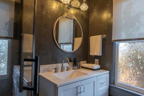 Historic orlando Casita Joy, DT, Lake Eola, Delaney park, 2 bedrooms 1 bathroom Unit B thumb 4