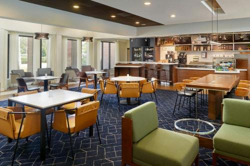 Courtyard by Marriott Fort Lauderdale Plantation - image 11