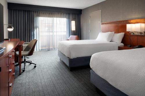 2 double beds