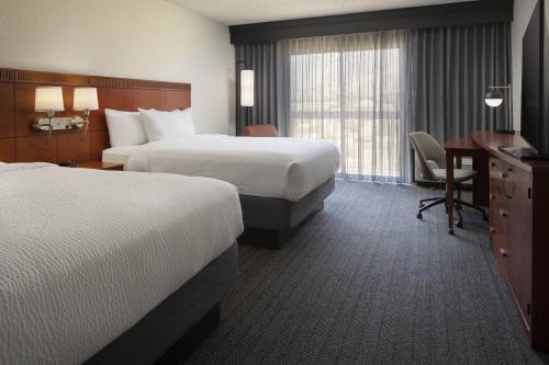 1 queen bed