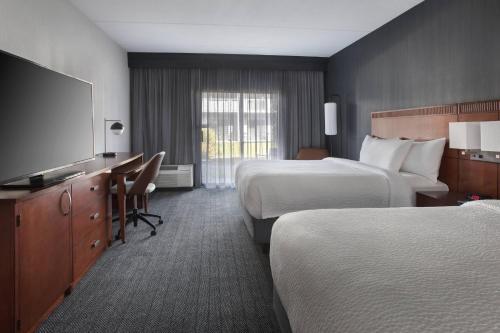 2 queen beds