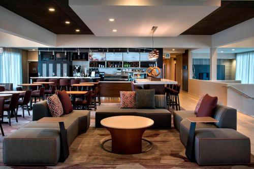 Courtyard by Marriott Poughkeepsie - image 2
