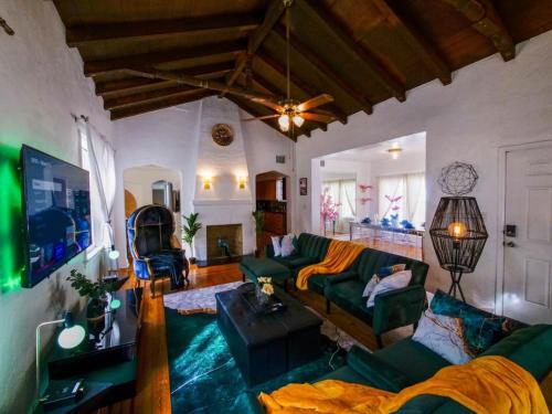 Unique Extravagant 4bed&4bath Miami home