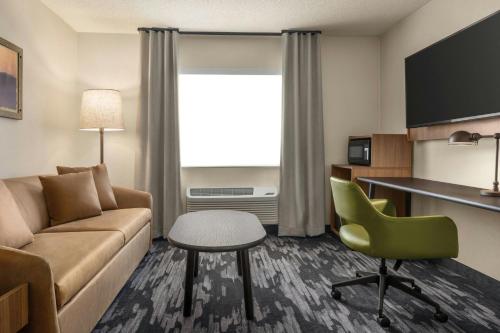 Fairfield Inn & Suites Findlay - image 6