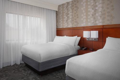 1 queen bed