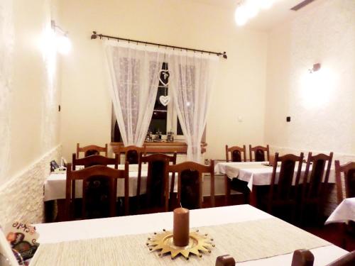 Banketu zāle, Hotel Santis in Komorni Lhotka