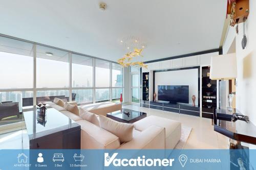 Vacationer Holiday Homes I Lux 3 Bedroom Apartment I Steps from Barasti Beach, Дубай