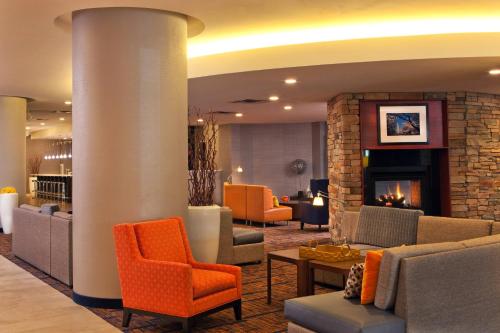 Hotel Pentagon South, Alexandria