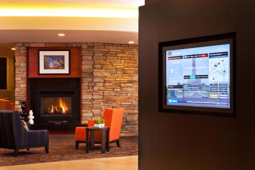 Courtyard by Marriott Alexandria Pentagon South - image 6