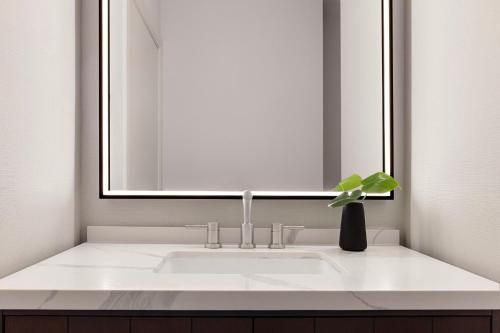 627097356 Kimpton Hotel Monaco Salt Lake City by IHG