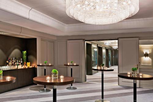 Renaissance Wien Hotel - image 3