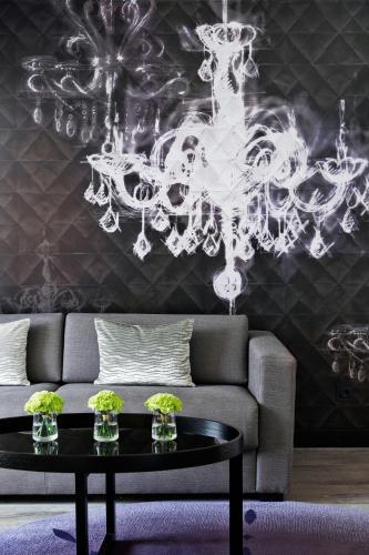 One-Bedroom Premium King Suite with Sofa Bed image 1