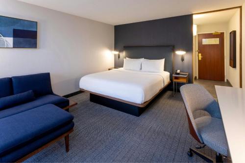 King Room with Sofa Bed