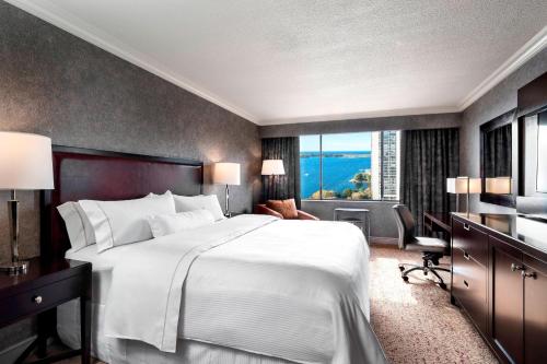 Junior Suite, 1 King, Sofa bed, Lake View