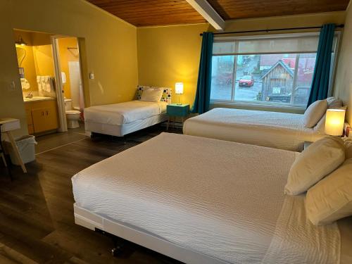Atomic Motel - image 14