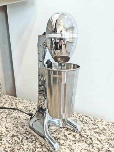 Walk to WhiteCap Beach, Pool, Balcony, Charcoal Grill, Beach Accessories