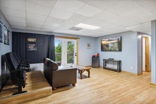 Attractions, Mountain Haven Cabin in Pittman Center