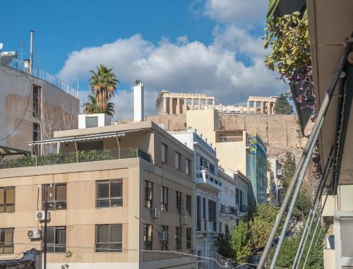 Spacious 2BDs Apt With Acropolis View In Center, Ateny