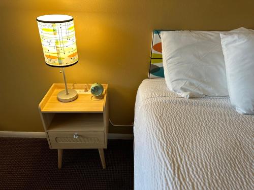 Atomic Motel - image 2