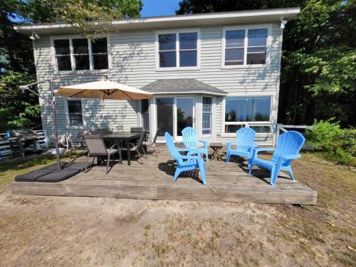 Great Lakes Getaway - Incredible Lakefront! in Frenkforta