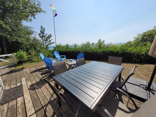 Great Lakes Getaway - Incredible Lakefront! in Frenkforta