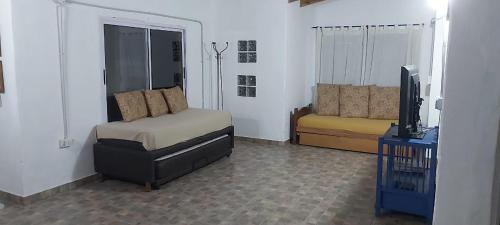 Casa con piscina y vista in Casa Grande