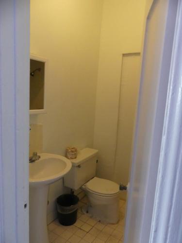 Wilshire Orange Hotel - image 3