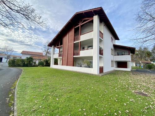 Spacieux T1 bis à Cambo-les-Bains avec terrasse, animaux admis, parking et Wi-Fi - FR-1-495-147 - Apartment - Cambo-les-Bains