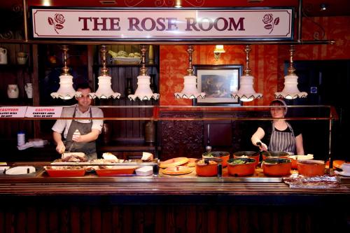 Étterem, Rose and Crown Hotel in Észak-Haverhill
