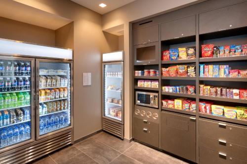 Courtyard by Marriott Los Angeles LAX/Hawthorne - image 10