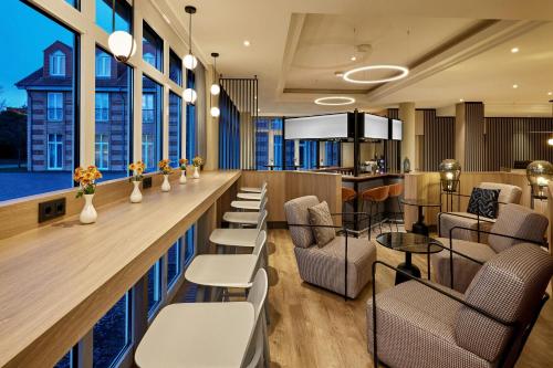 حانة/استراحة, Courtyard by Marriott Schwerin in شويرن