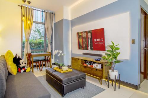 Vintage Mickey Disney Stay in BGC -200mbps wifi, Manila (foto 9)