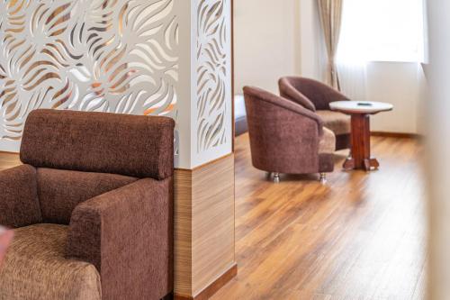 Privilege Suite image 3