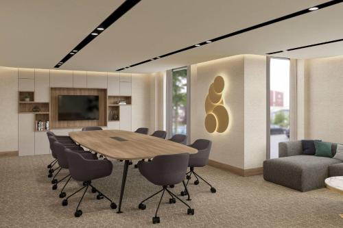 Courtyard by Marriott London Heathrow Airport - image 13