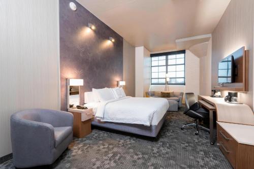 King Room with Sofa Bed - Hearing Accessible