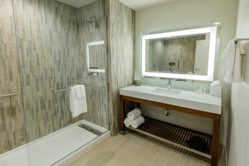 Courtyard by Marriott Lake Jackson - main image