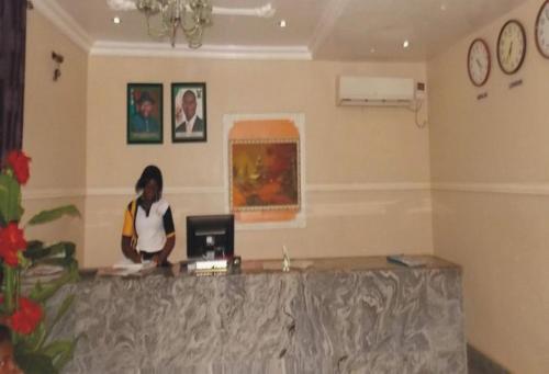 Sheriffyt Royale Hotel Suites - Deluxe in อิโคโรดู