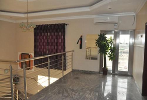 Sheriffyt Royale Hotel Suites - Deluxe in อิโคโรดู