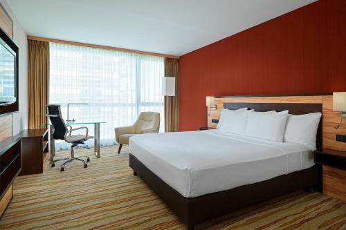 Courtyard by Marriott Duesseldorf Hafen - image 11