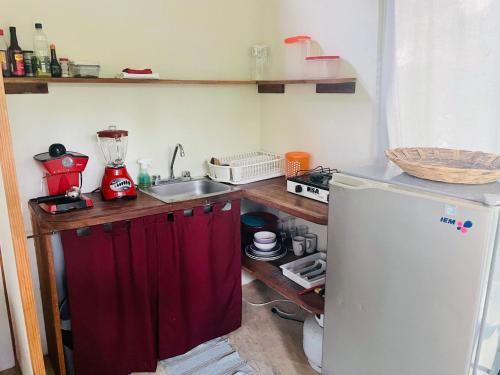 Double Bed, Queen size, small kitchen, terrace, wi fi air condition quiet in Kuatunalko