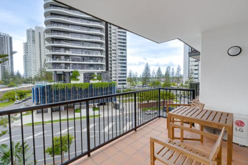 Luxurious 1-Bedroom Retreat in Heart of Broadbeach