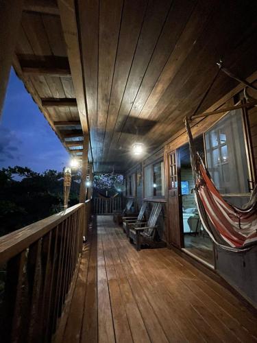 Jaco-Carara 3 bdrm surrounded by rainforest with private pool in การารา