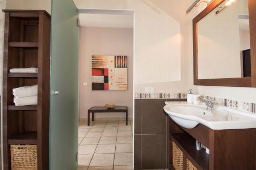 Lovely apartment on 2 floors with sea view - image 8