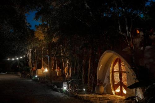 Room in Lodge - Eco-lush Double Mayan Dome Cenote And Bikes in Tulum, Mexico