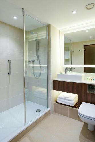 Courtyard by Marriott Aberdeen Airport - image 7