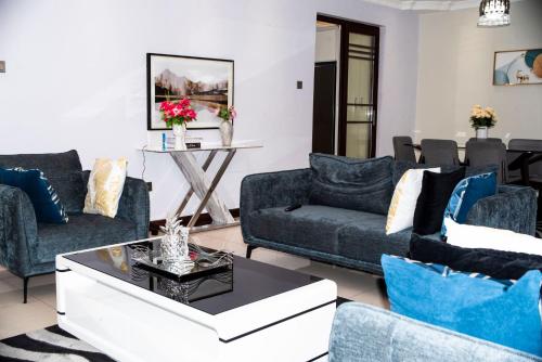 Lusaka Luxe - Your Private Oasis Awaits in the Heart of Zambia - image 5
