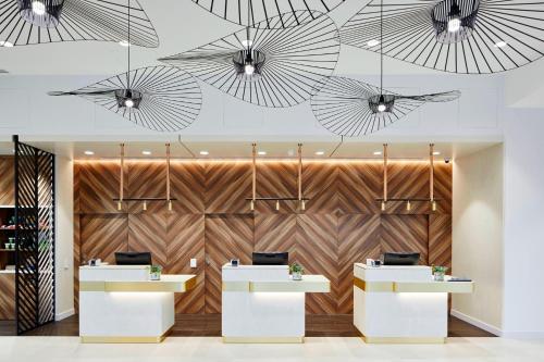 Courtyard by Marriott Luton Airport - image 8